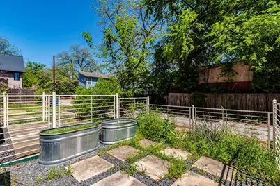 2608 E 6th Street #6, Austin, TX 78702 - Photo 21