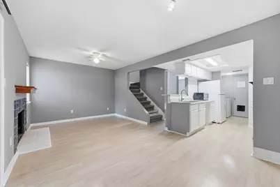 6406 Chimney Creek Circle #B, Austin, TX 78723 - Photo 9