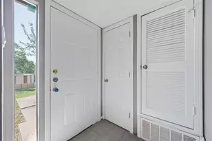 6406 Chimney Creek Cir, Austin, TX 78723 - Photo 7