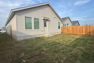 208 Skyfire St, Hutto, TX 78634 - Photo 17