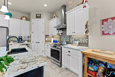 204 S Venture Boulevard, Point Venture, TX 78645 - Photo 13