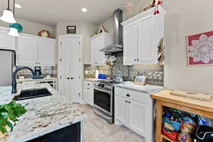 204 S Venture Blvd, Point Venture, TX 78645 - Photo 13