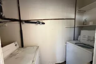 907 Possum Trot St, Austin, TX 78703 - Photo 9