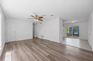 1401 Trinity St, Lockhart, TX 78644 - Photo 7