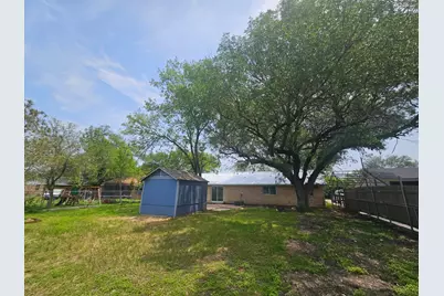 1401 Trinity Street, Lockhart, TX 78644 - Photo 31