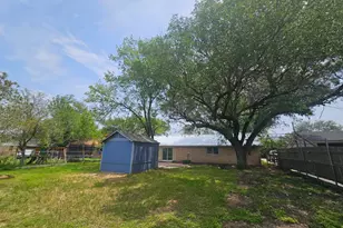 1401 Trinity St, Lockhart, TX 78644 - Photo 31