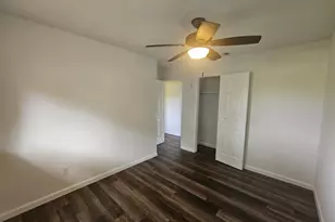 1401 Trinity St, Lockhart, TX 78644 - Photo 9