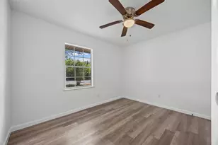1401 Trinity St, Lockhart, TX 78644 - Photo 15