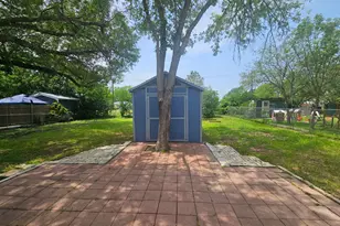 1401 Trinity St, Lockhart, TX 78644 - Photo 27