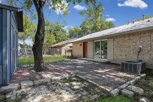 1401 Trinity St, Lockhart, TX 78644 - Photo 25
