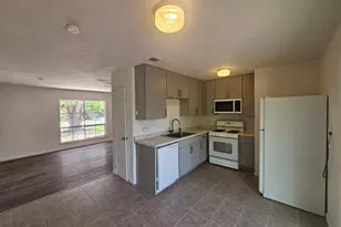 1401 Trinity St, Lockhart, TX 78644 - Photo 7