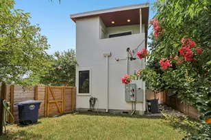 1406 Camelot Cir, Austin, TX 78745 - Photo 27