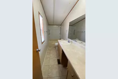 2029 Us-290 E, McDade, TX 78650 - Photo 11