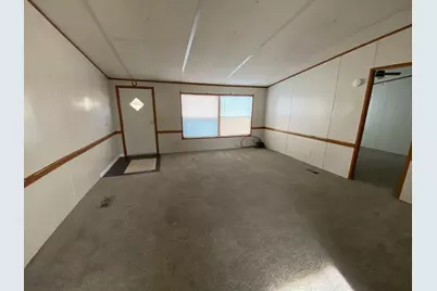 2029 Us-290 E, McDade, TX 78650 - Photo 17