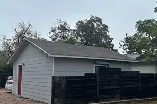 704 W 34th St, Austin, TX 78705 - Photo 9