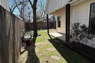 2209 Willow St, Austin, TX 78702 - Photo 11