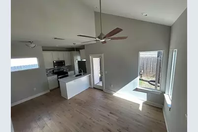 2209 Willow Street #B, Austin, TX 78702 - Photo 9