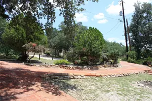 1004 Daviot Dr, Briarcliff, TX 78669 - Photo 5