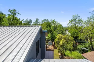 1909 E 9th St, Austin, TX 78702 - Photo 31