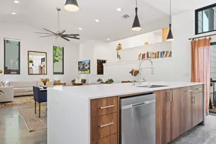 1909 E 9th St, Austin, TX 78702 - Photo 9