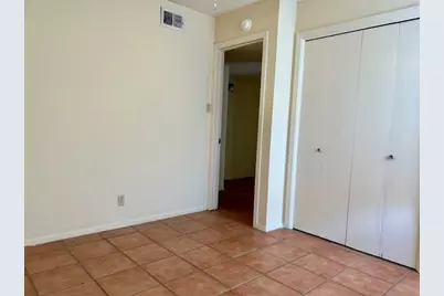 2612 Salado St Street #109, Austin, TX 78705 - Photo 11