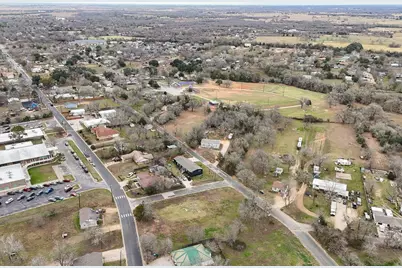 601 S Martin Luther King Boulevard, Elgin, TX 78621 - Photo 7