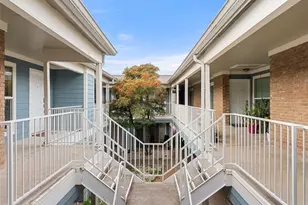 400 W 35th St, Austin, TX 78705 - Photo 27