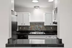 400 W 35th St, Austin, TX 78705 - Photo 11