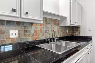 400 W 35th St, Austin, TX 78705 - Photo 13