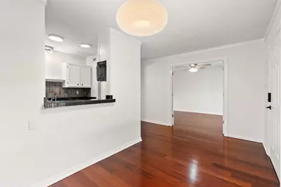 400 W 35th Street #210, Austin, TX 78705 - Photo 5