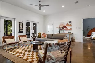 849 W Live Oak St, Fredericksburg, TX 78624 - Photo 3