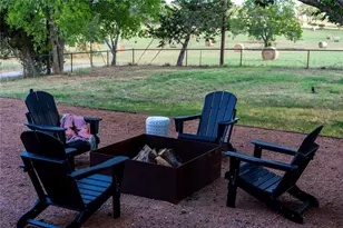 849 W Live Oak St, Fredericksburg, TX 78624 - Photo 33