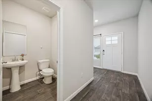 724 Aster Pl, Bastrop, TX 78602 - Photo 3