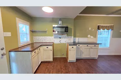 401 N Pecan Street, Moulton, TX 77975 - Photo 17