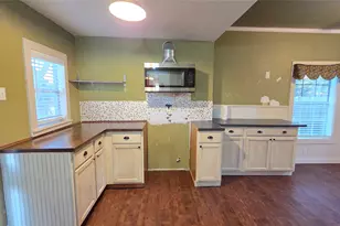 401 N Pecan St, Moulton, TX 77975 - Photo 17
