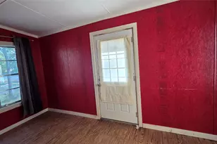 401 N Pecan St, Moulton, TX 77975 - Photo 13