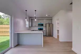 230 Brown St, Elgin, TX 78621 - Photo 9