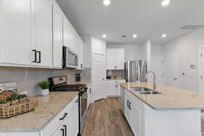 7103 Terrazzo Cottage Lane #33, Austin, TX 78744 - Photo 11