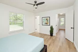 1601 E 10th St, Austin, TX 78702 - Photo 7