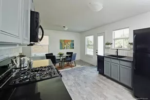 1601 E 10th St, Austin, TX 78702 - Photo 3