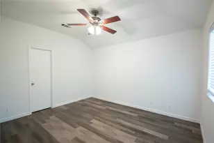 200 Quail Cir, Hutto, TX 78634 - Photo 11