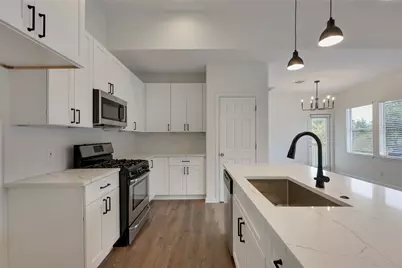 7501 Shadowridge Run #105, Austin, TX 78749 - Photo 5