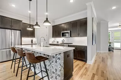 915 E 49th Street, Austin, TX 78751 - Photo 9