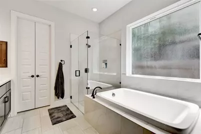 915 E 49th Street, Austin, TX 78751 - Photo 15