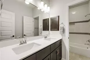 915 E 49th St, Austin, TX 78751 - Photo 21