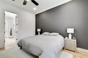 915 E 49th St, Austin, TX 78751 - Photo 13