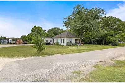 103 E Willis Street, Leander, TX 78641 - Photo 9