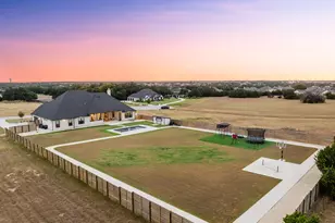 132 Blessing Ranch Estates Dr, Liberty Hill, TX 78642 - Photo 33