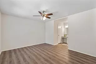 914 Hillside Oaks Dr, Austin, TX 78745 - Photo 11