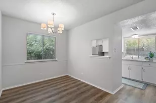 914 Hillside Oaks Dr, Austin, TX 78745 - Photo 5